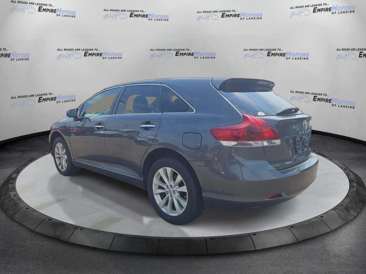 Toyota Venza LE I4 FWD 2013