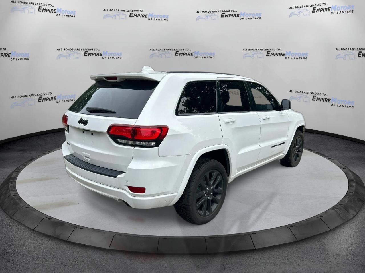 Jeep Grand Cherokee Laredo 4WD 2019