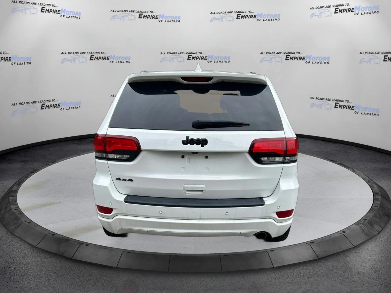 Jeep Grand Cherokee Laredo 4WD 2019