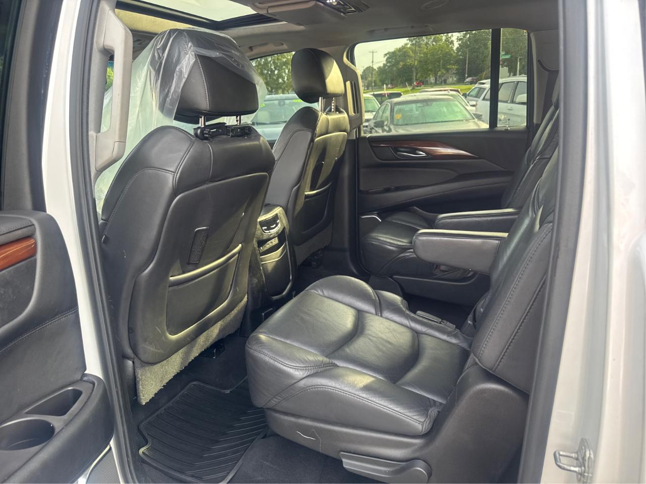 Cadillac Escalade ESV Luxury 4WD 2017