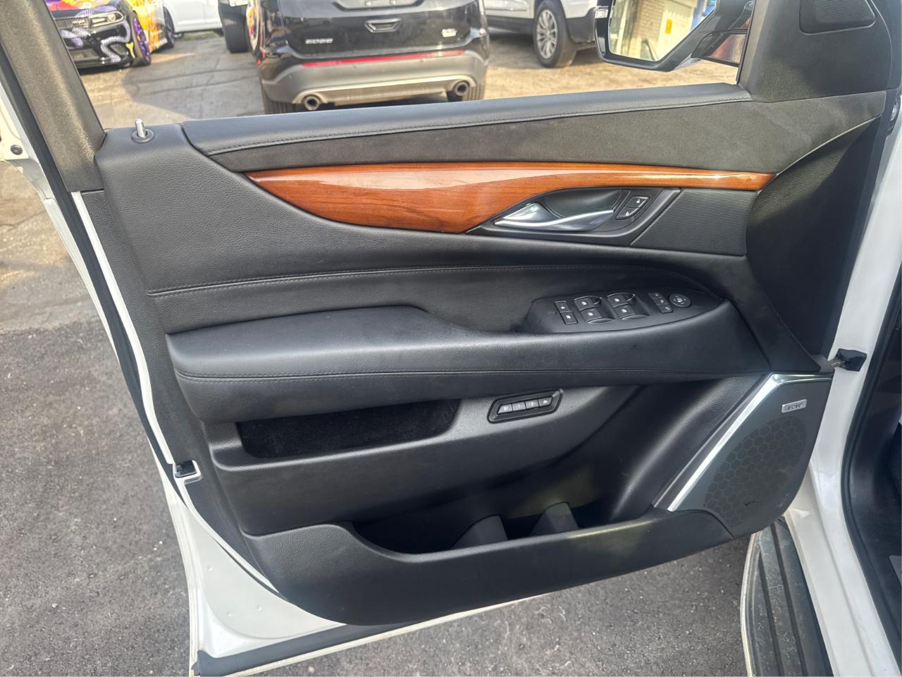 Cadillac Escalade ESV Luxury 4WD 2017