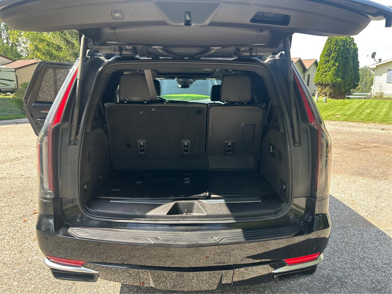 Cadillac Escalade 4WD 4dr Premium Luxury 2022