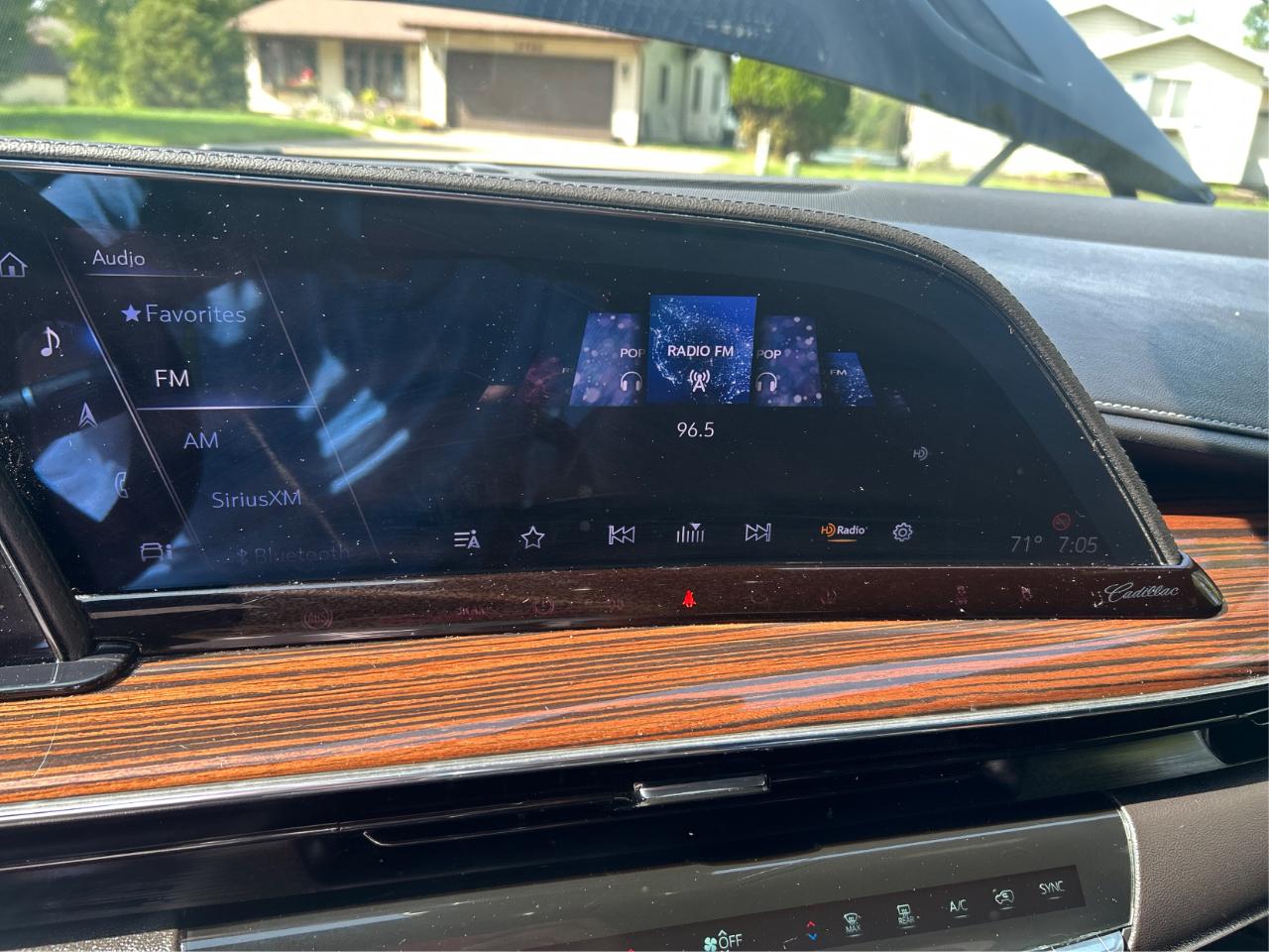 Cadillac Escalade 4WD 4dr Premium Luxury 2022