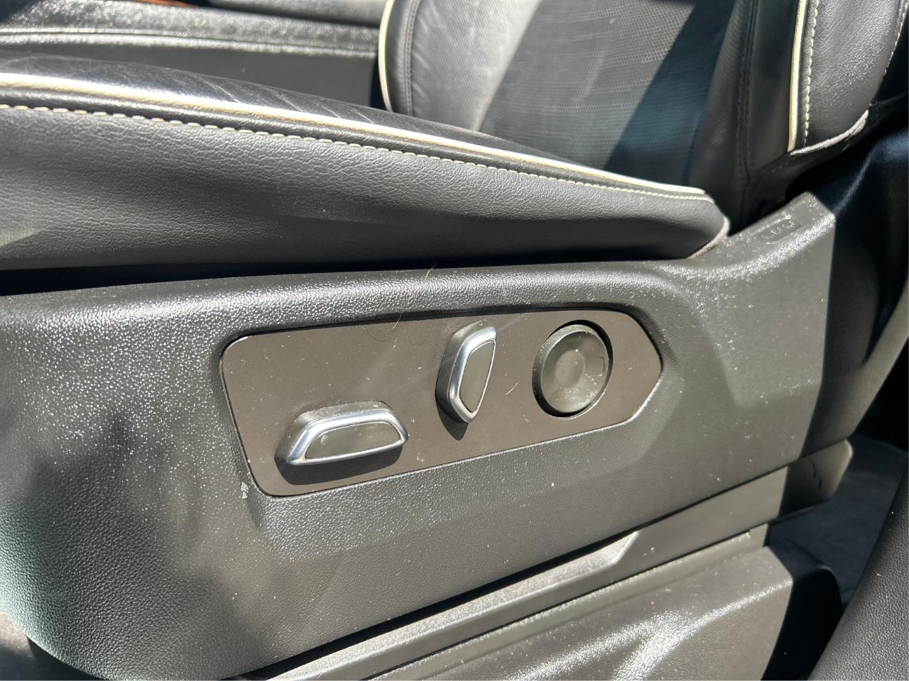 Cadillac Escalade 4WD 4dr Premium Luxury 2022