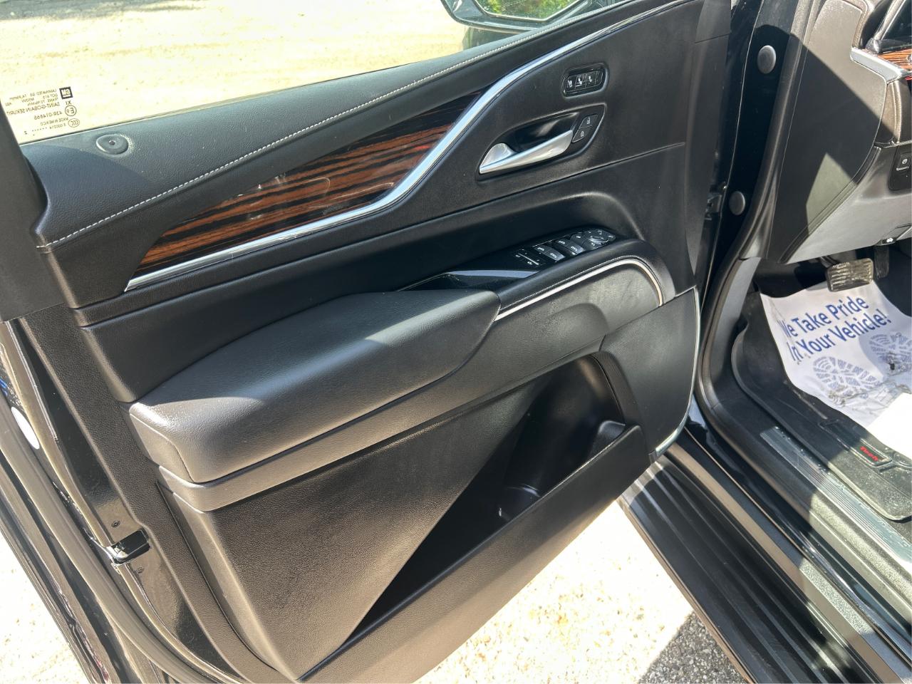 Cadillac Escalade 4WD 4dr Premium Luxury 2022