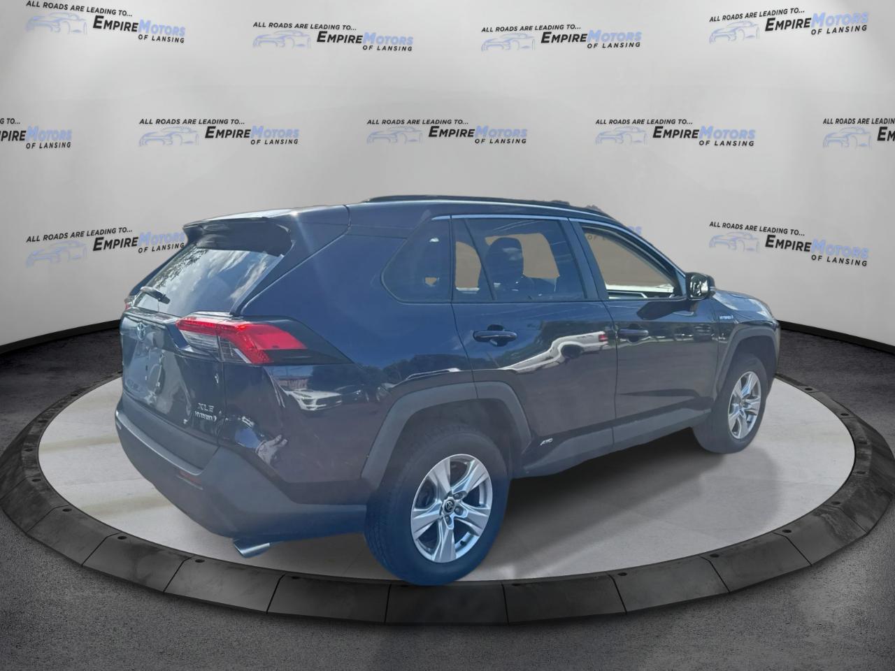 Toyota RAV4 Hybrid XLE 2021
