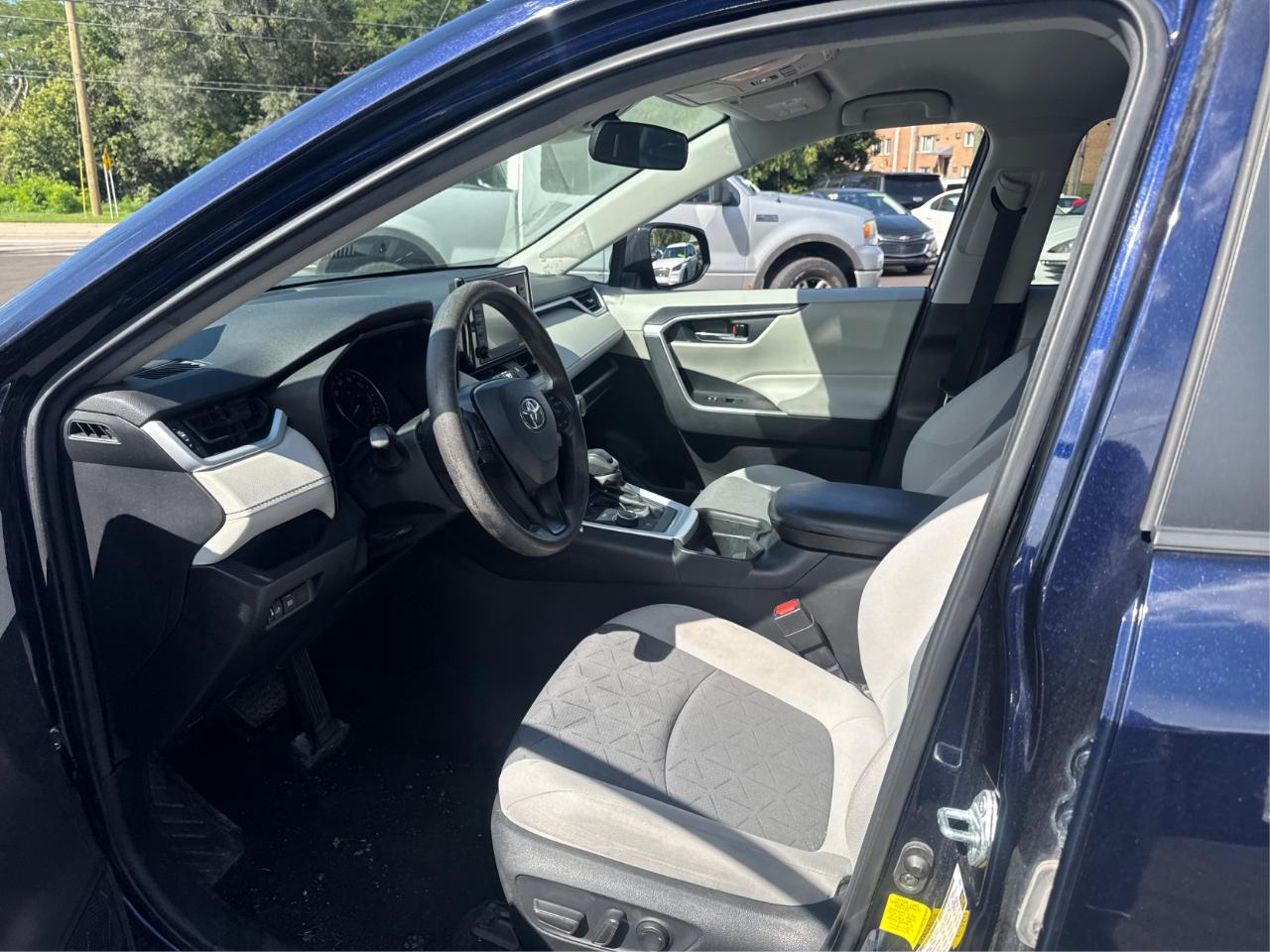 Toyota RAV4 Hybrid XLE 2021
