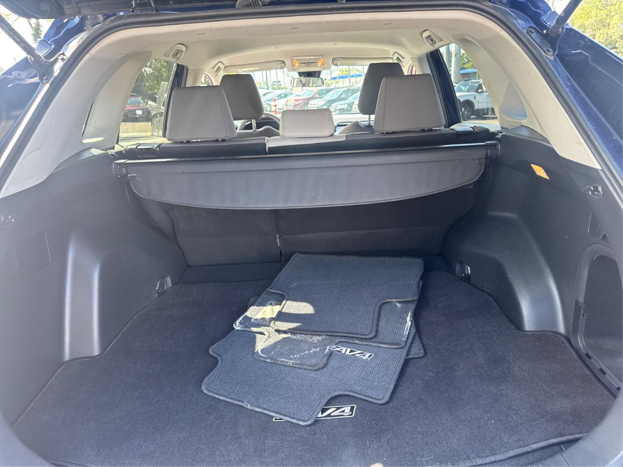 Toyota RAV4 Hybrid XLE 2021