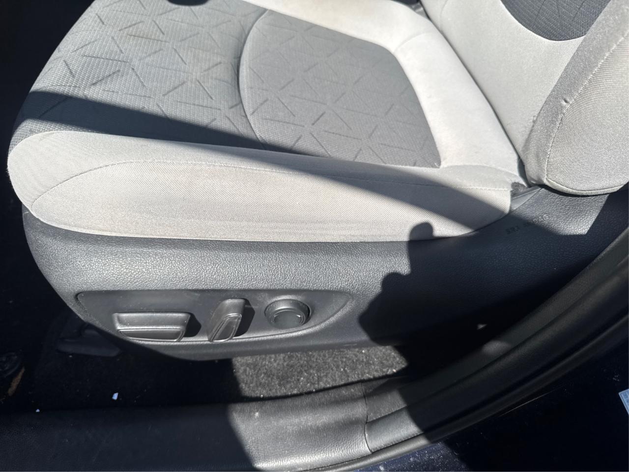 Toyota RAV4 Hybrid XLE 2021