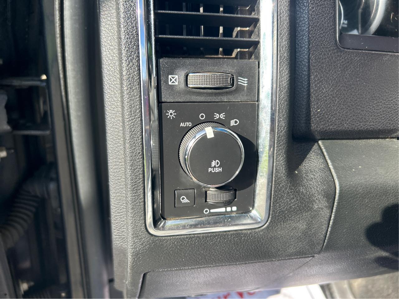RAM 2500 Laramie Crew Cab SWB 4WD 2015