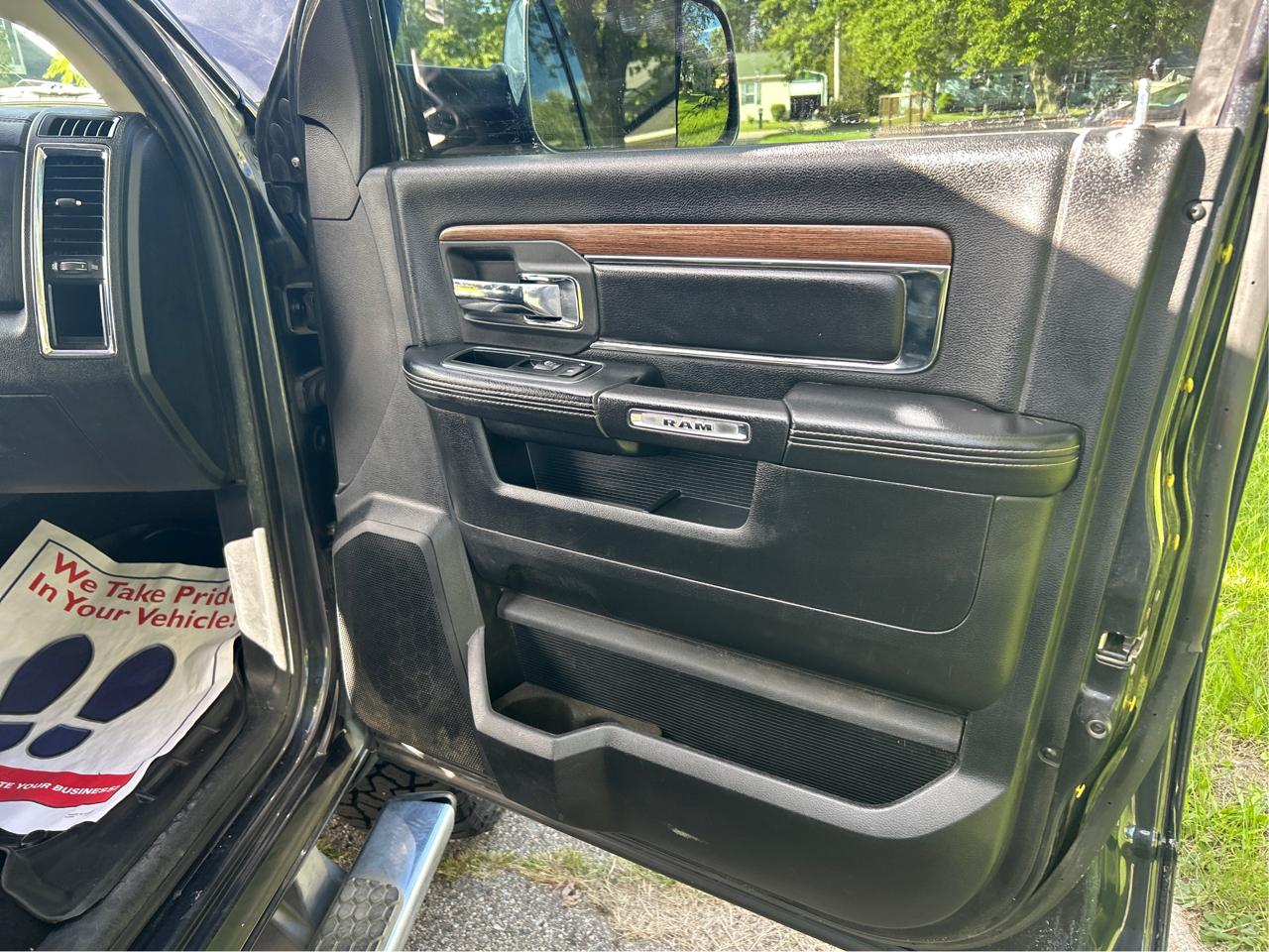RAM 2500 Laramie Crew Cab SWB 4WD 2015