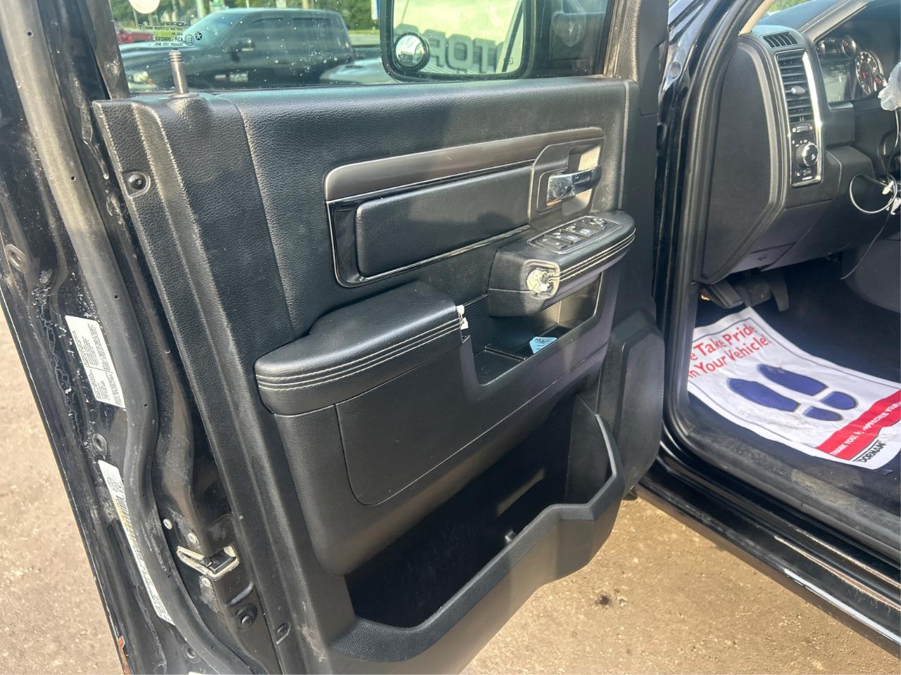 RAM 1500 Sport Crew Cab LWB 4WD 2014
