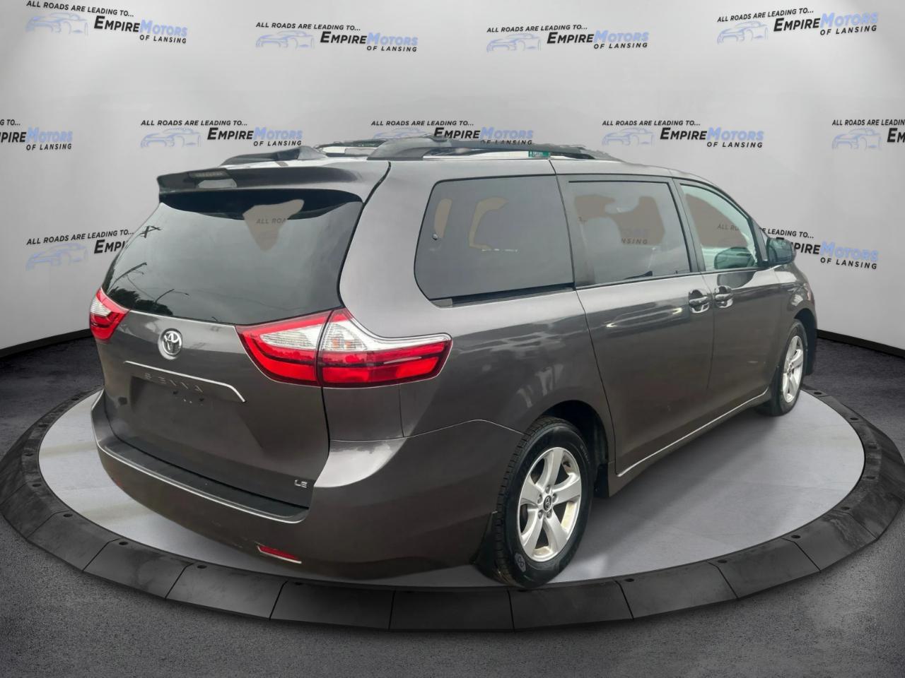 Toyota Sienna LE 8-Passenger 2019