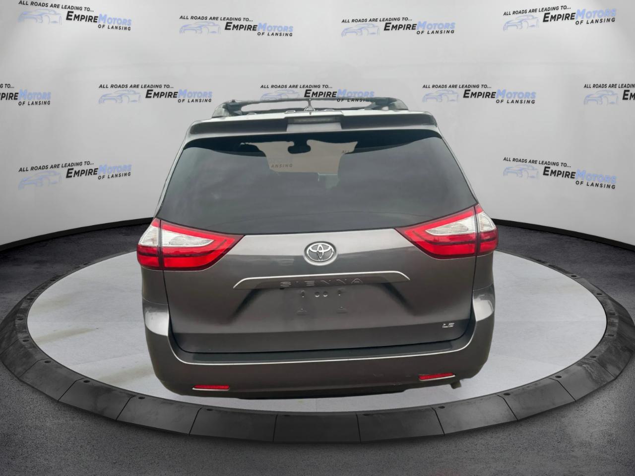Toyota Sienna LE 8-Passenger 2019