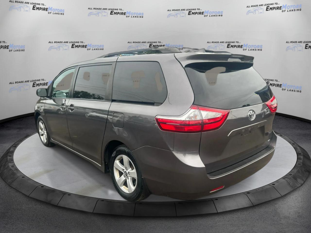 Toyota Sienna LE 8-Passenger 2019