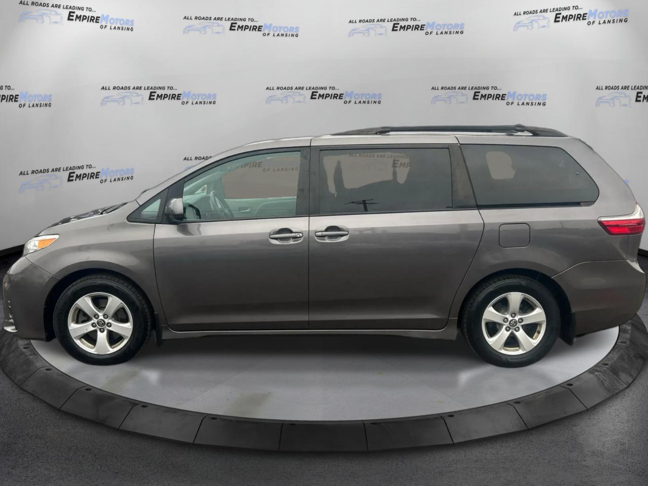 Toyota Sienna LE 8-Passenger 2019