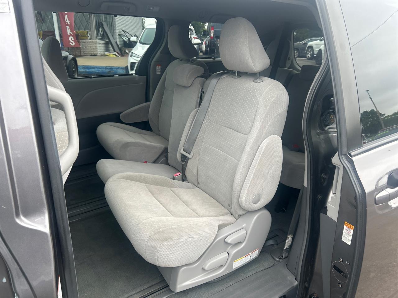 Toyota Sienna LE 8-Passenger 2019