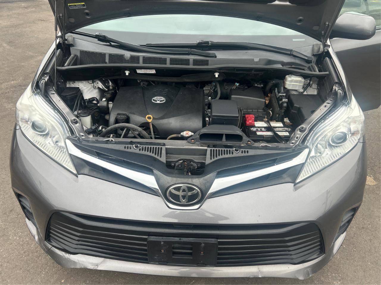 Toyota Sienna LE 8-Passenger 2019