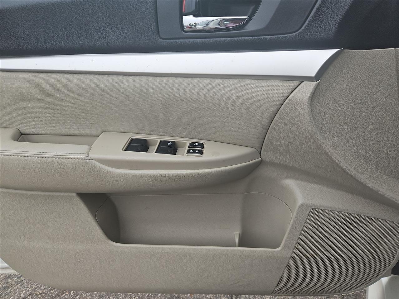 Subaru Legacy 2.5i Premium 2012