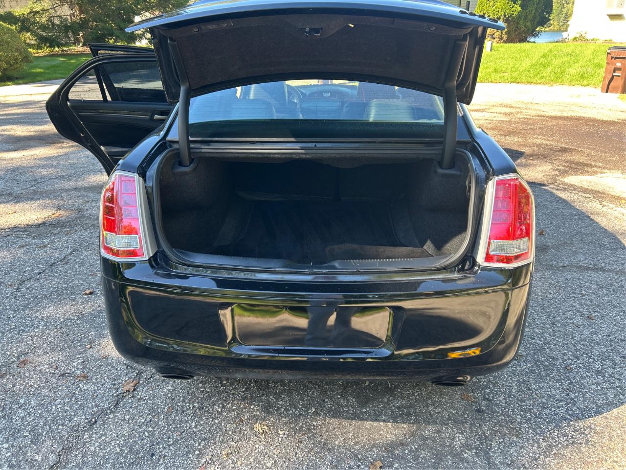Chrysler 300 C John Varvatos Luxury RWD 2014