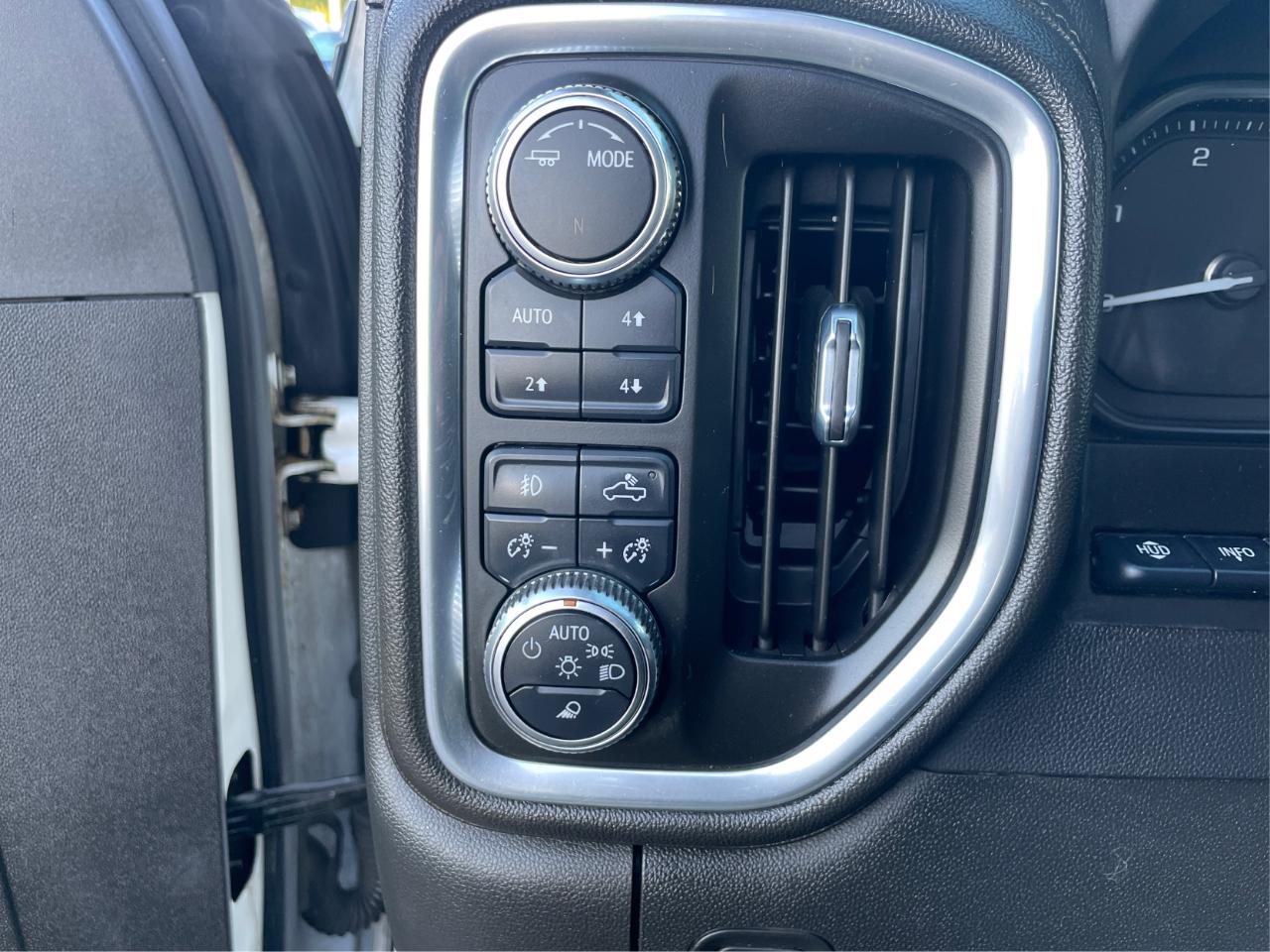 GMC Sierra 2500HD Denali Crew Cab 4WD SB 2023