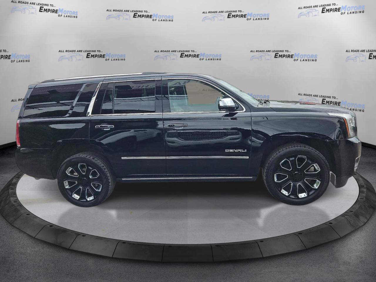 GMC Yukon Denali 4WD 2019