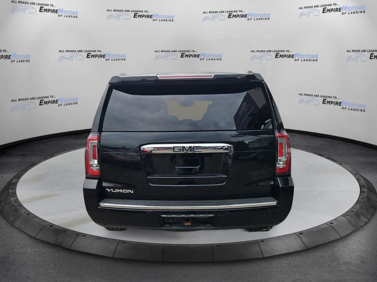 GMC Yukon Denali 4WD 2019