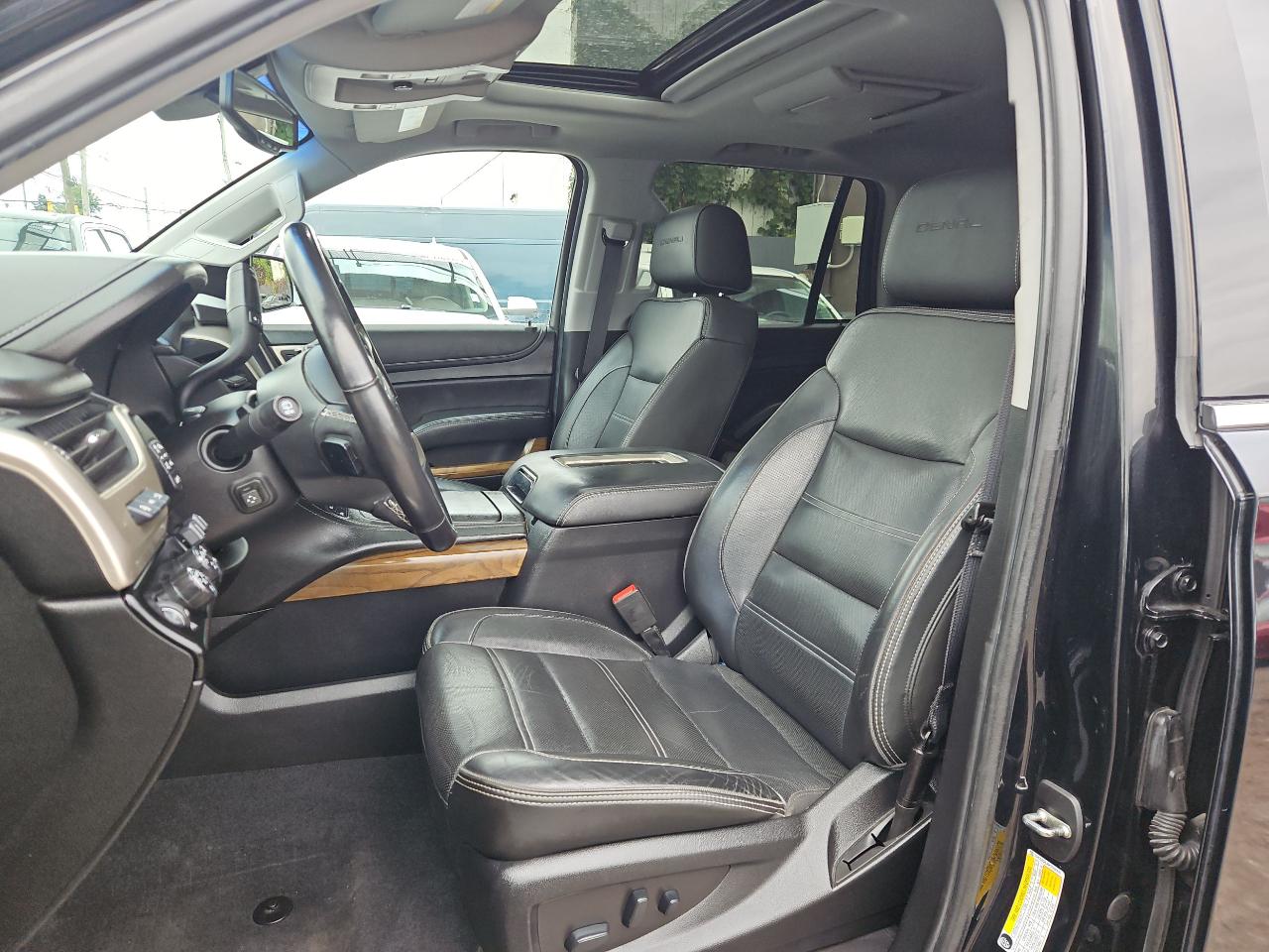 GMC Yukon Denali 4WD 2019