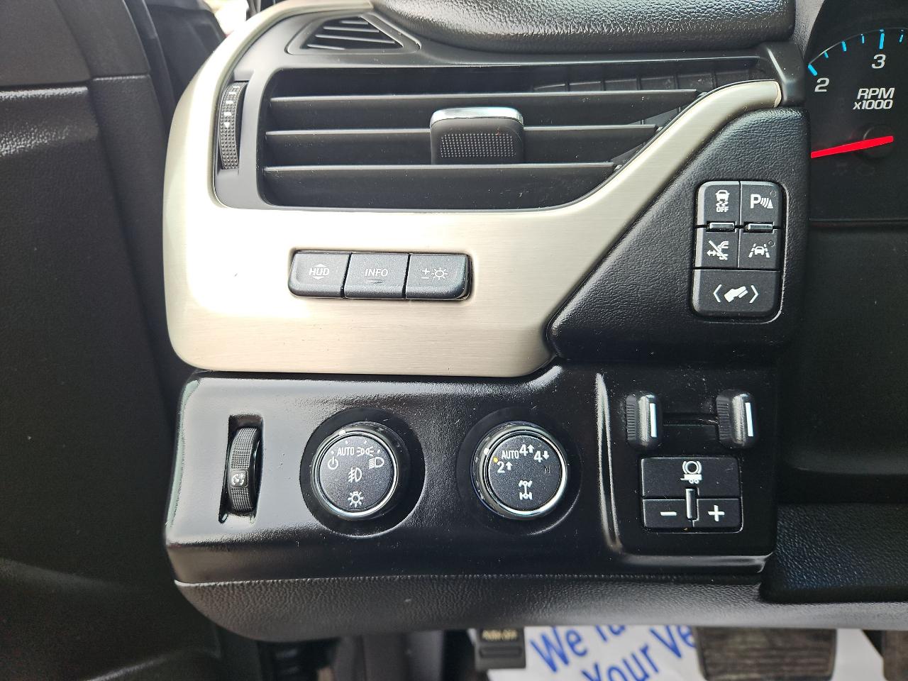 GMC Yukon Denali 4WD 2019