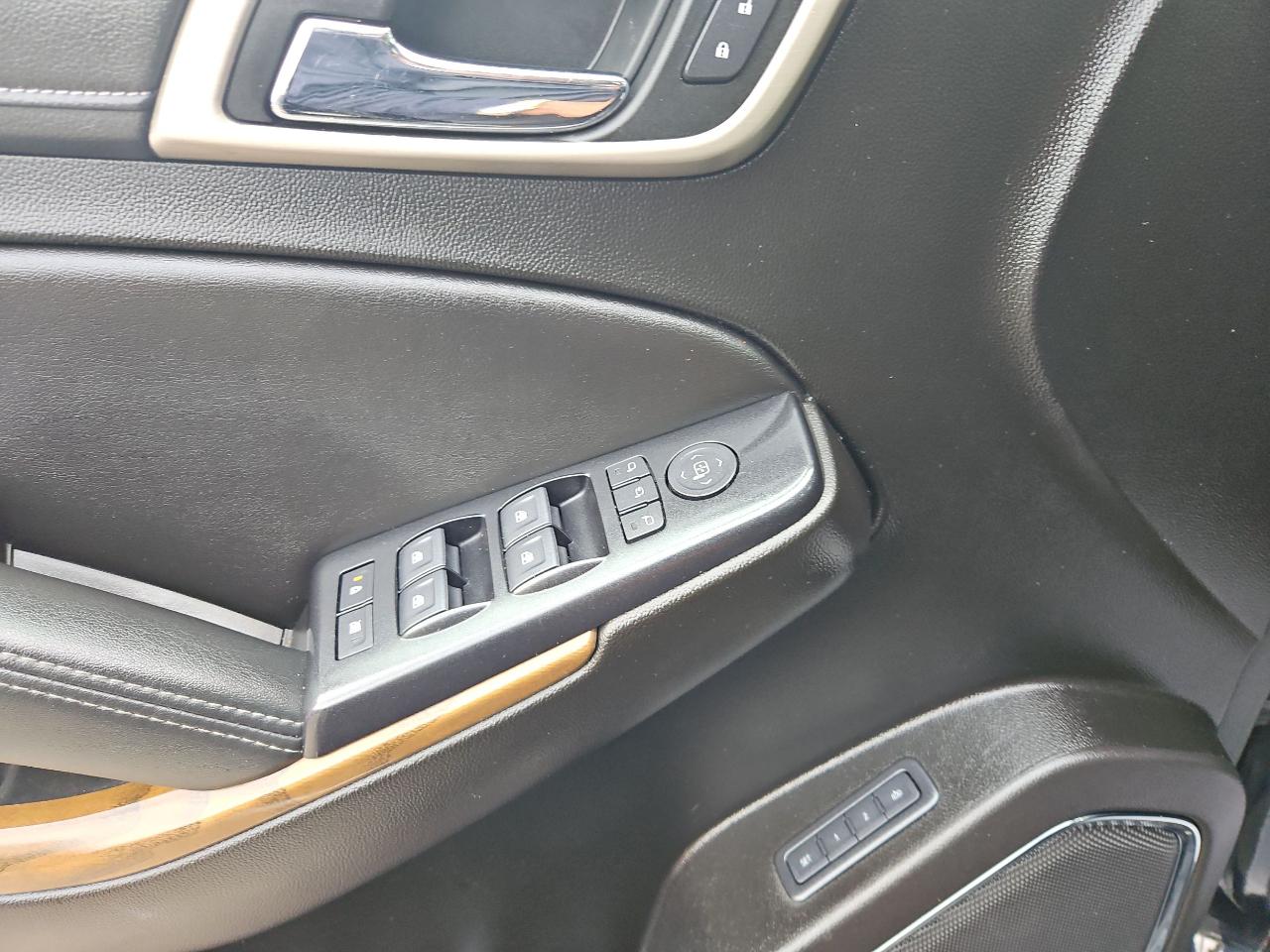 GMC Yukon Denali 4WD 2019