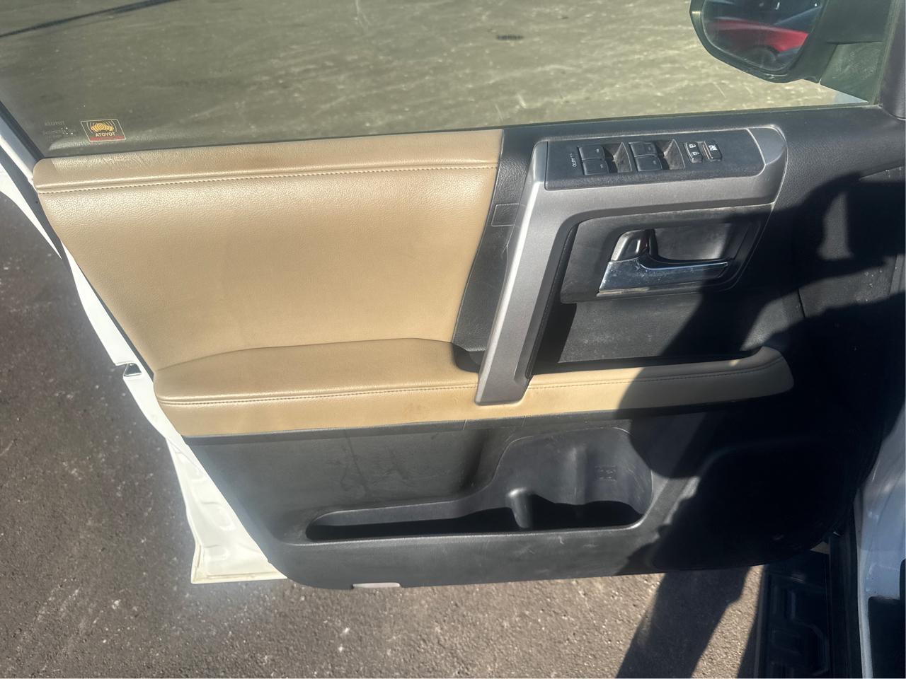 Toyota 4Runner SR5 4WD 2016