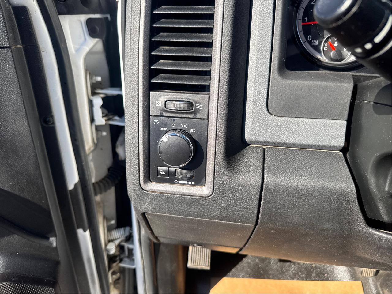 RAM 1500 Classic Tradesman Quad Cab 4WD 2020