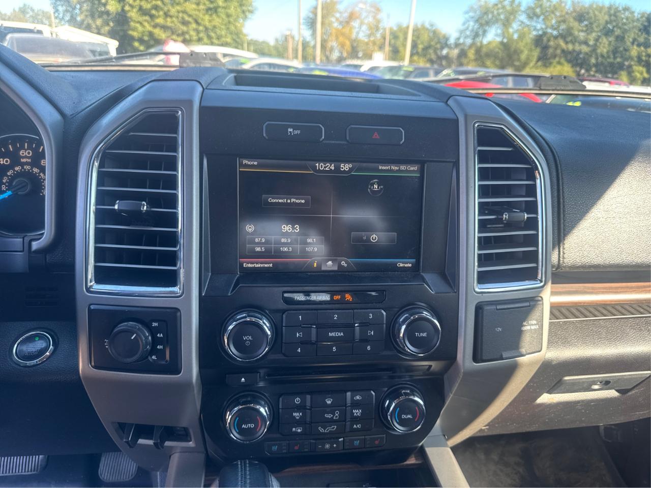Ford F-150 XL SuperCrew 5.5-ft. Bed 4WD 2015