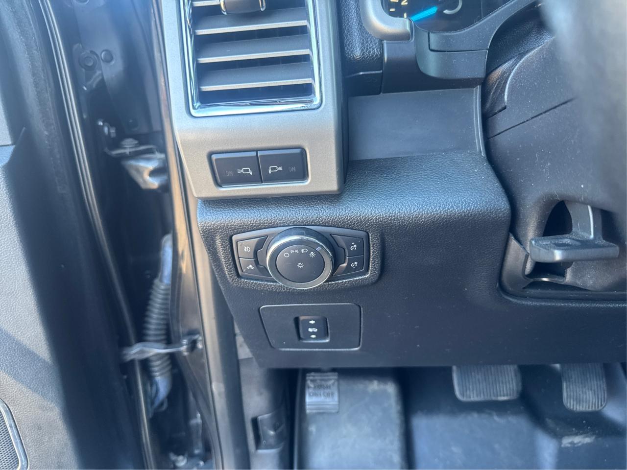 Ford F-150 XL SuperCrew 5.5-ft. Bed 4WD 2015