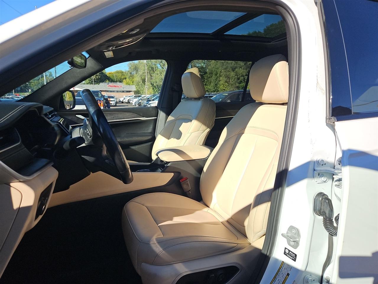 Jeep Grand Cherokee L Limited 4WD 2025