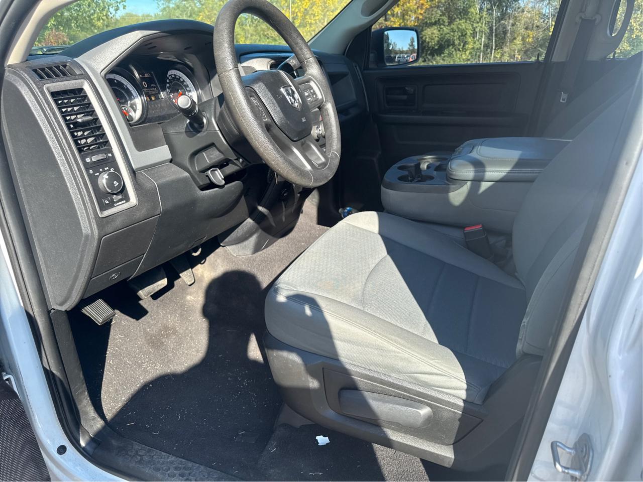 RAM 1500 Tradesman Quad Cab 4WD 2017