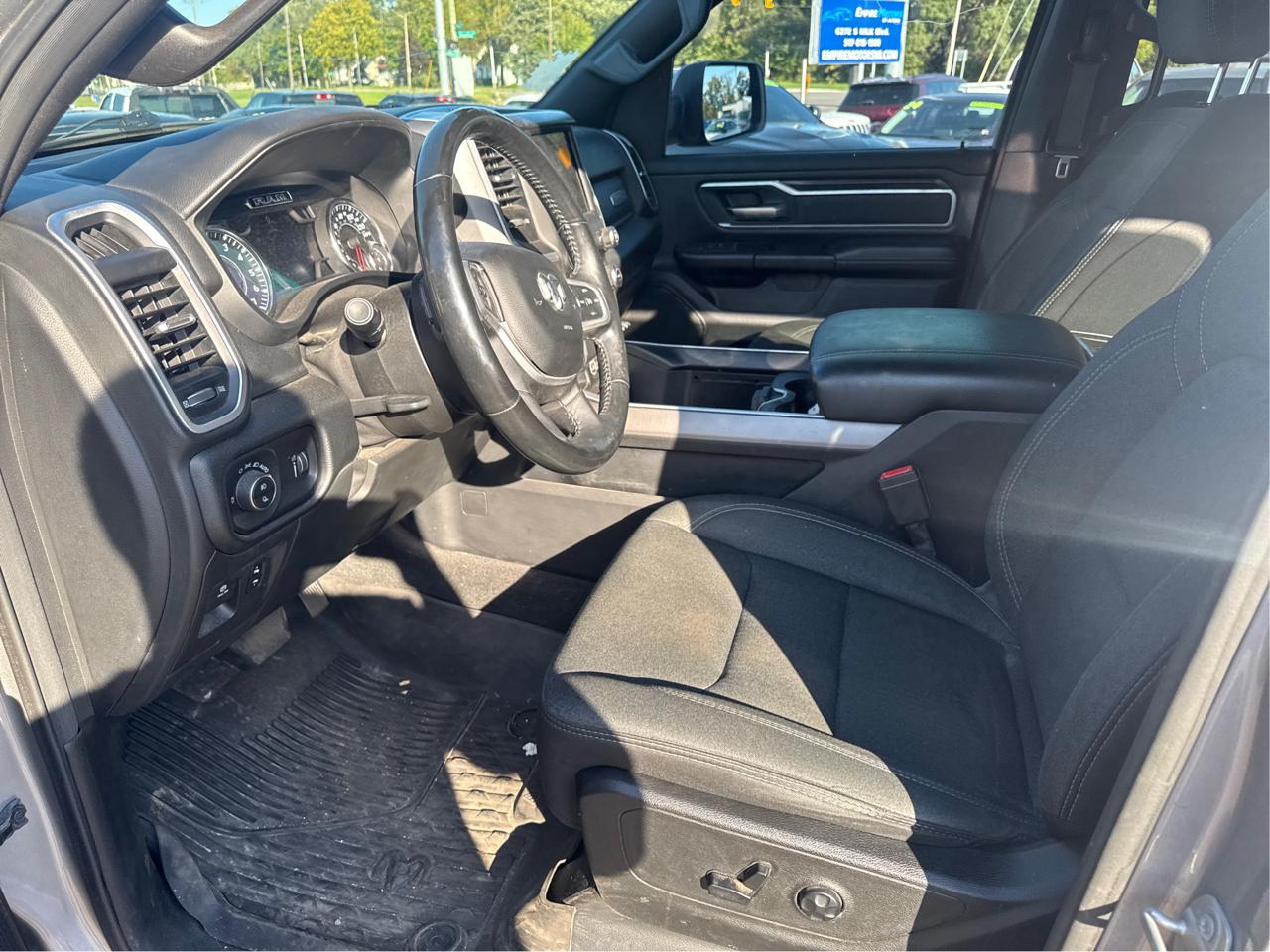 RAM 1500 Big Horn Crew Cab SWB 4WD 2020