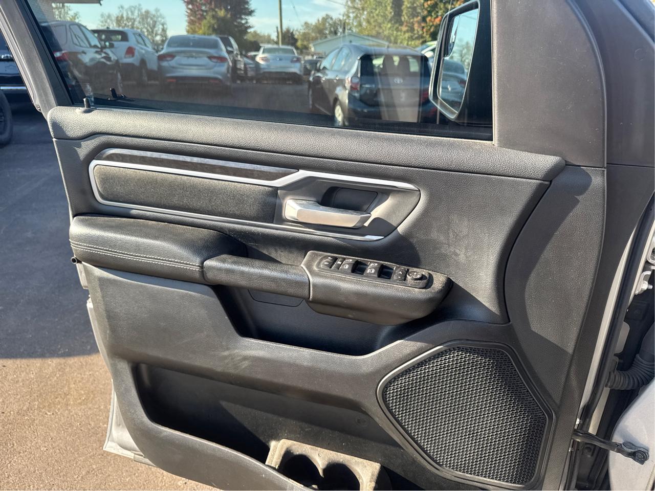 RAM 1500 Big Horn Crew Cab SWB 4WD 2020