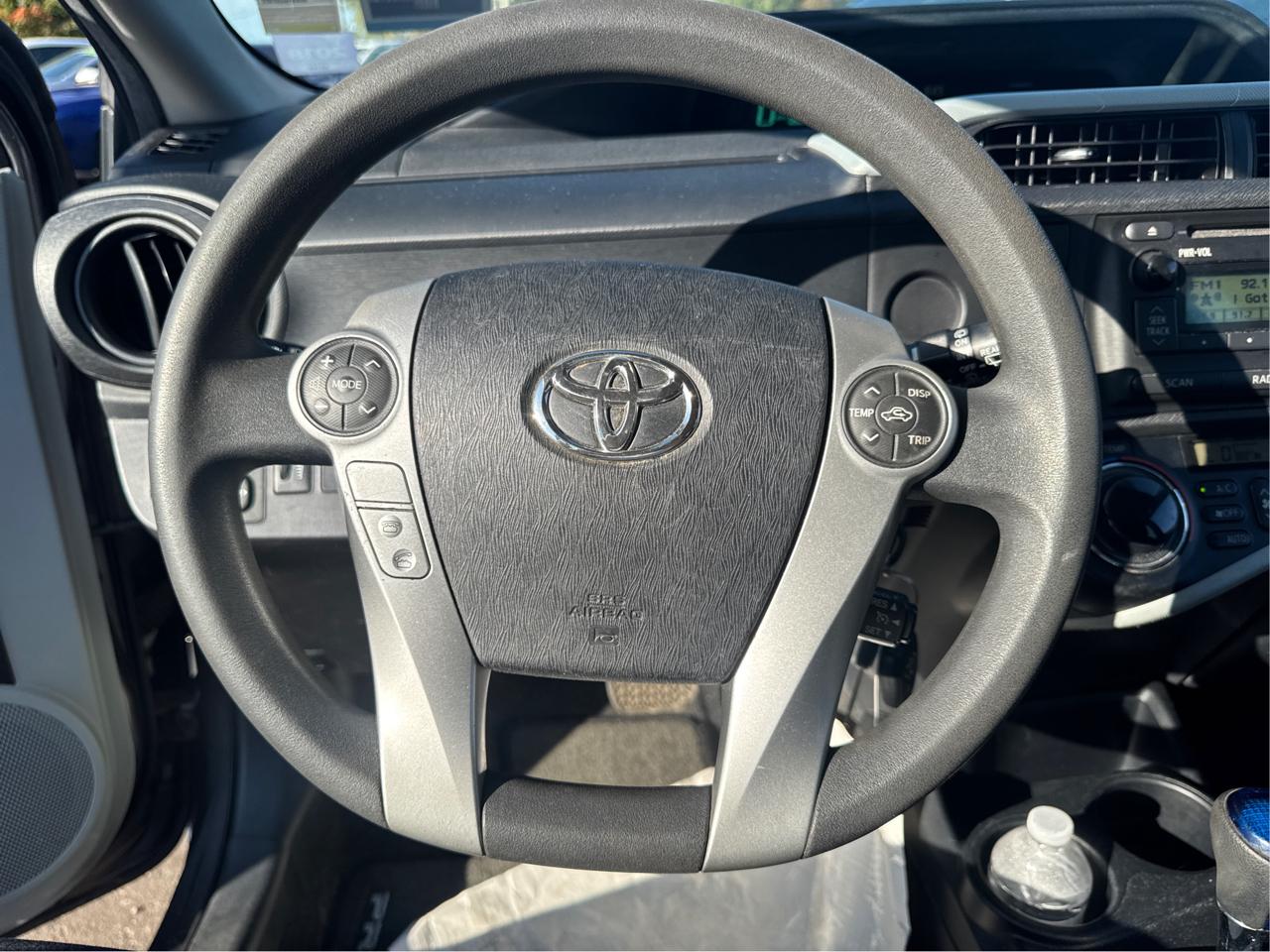 Toyota Prius c One 2012