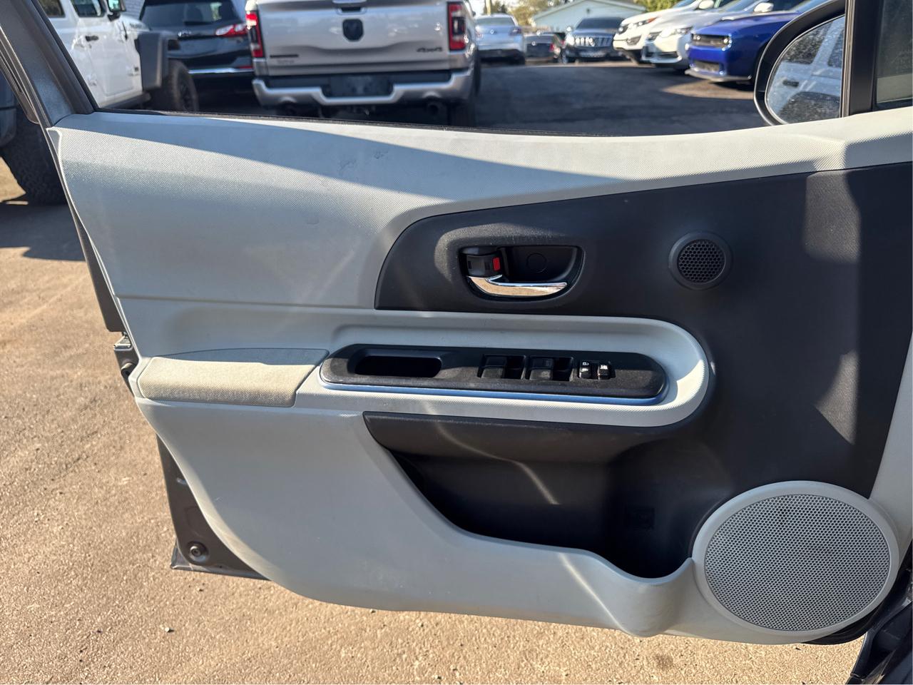 Toyota Prius c One 2012