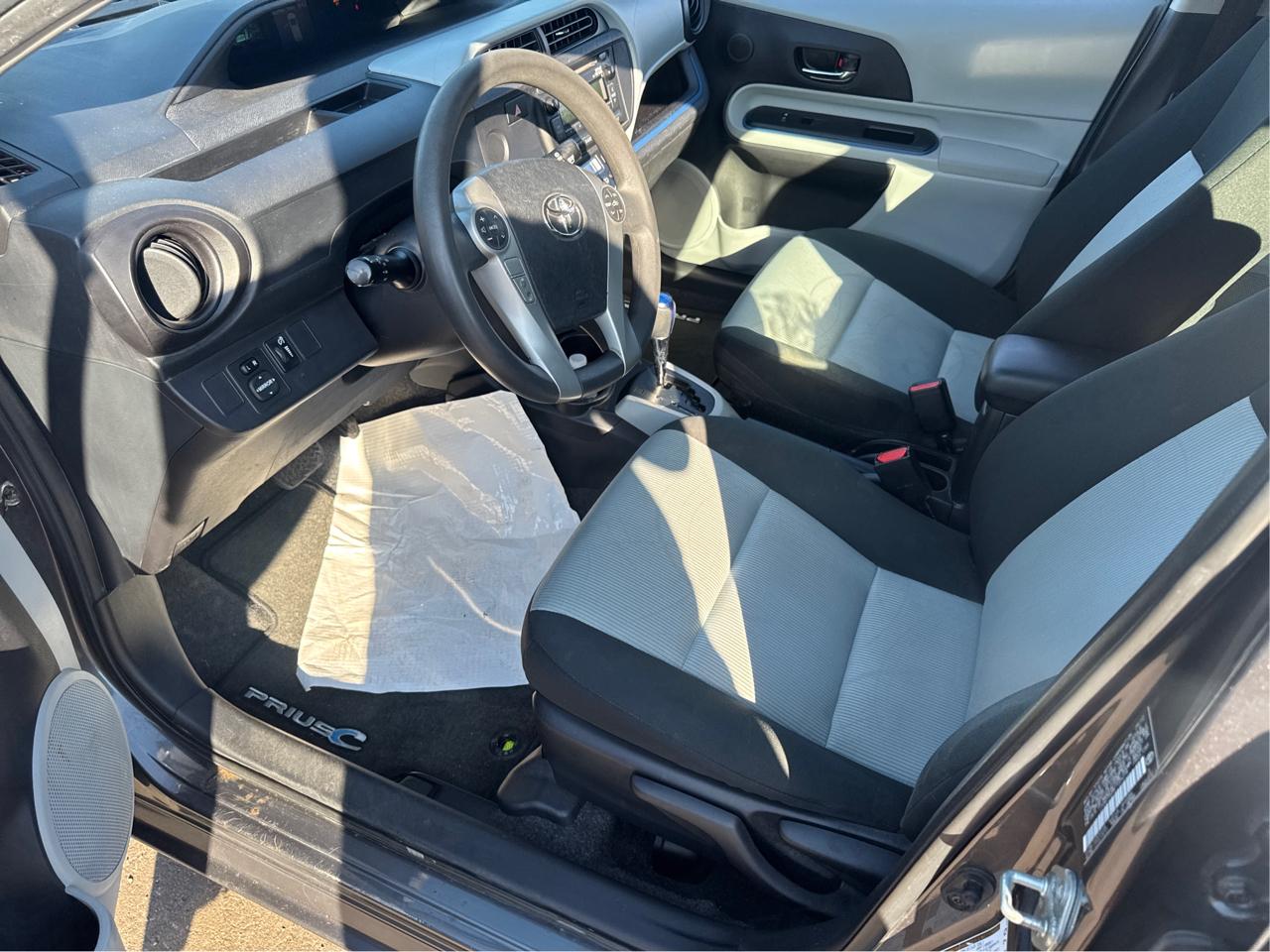 Toyota Prius c One 2012