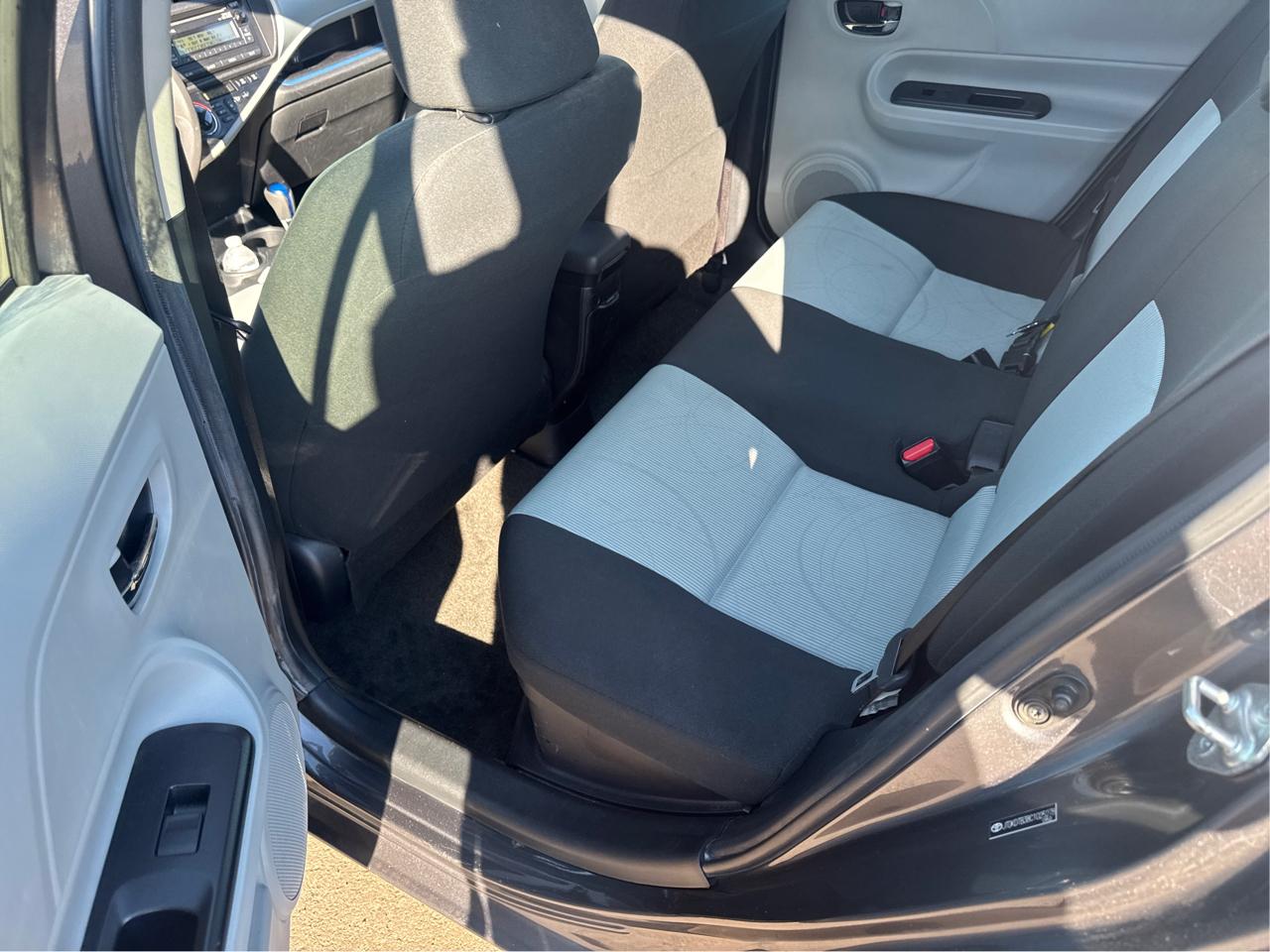Toyota Prius c One 2012