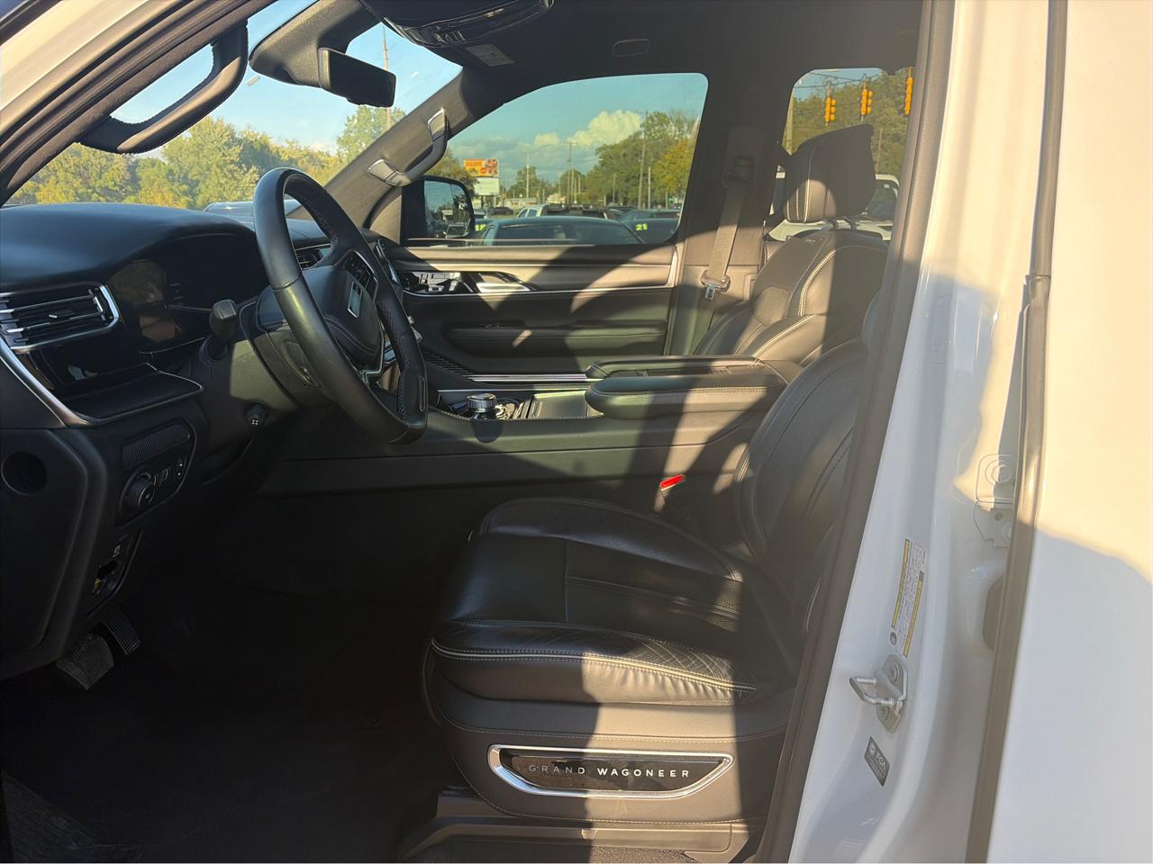 Jeep Grand Wagoneer Series II 4WD 2024