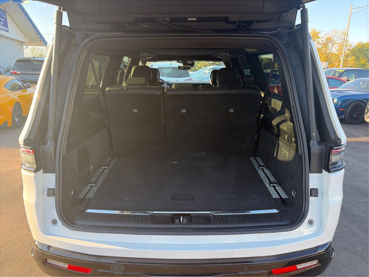 Jeep Grand Wagoneer Series II 4WD 2024