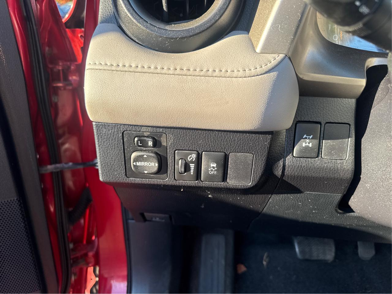 Toyota RAV4 XLE AWD 2015