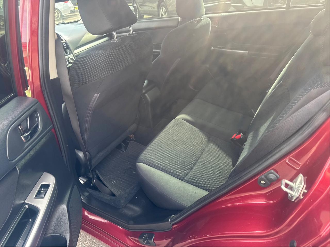 Subaru Impreza 2.0i Premium PZEV 4-Door 2016