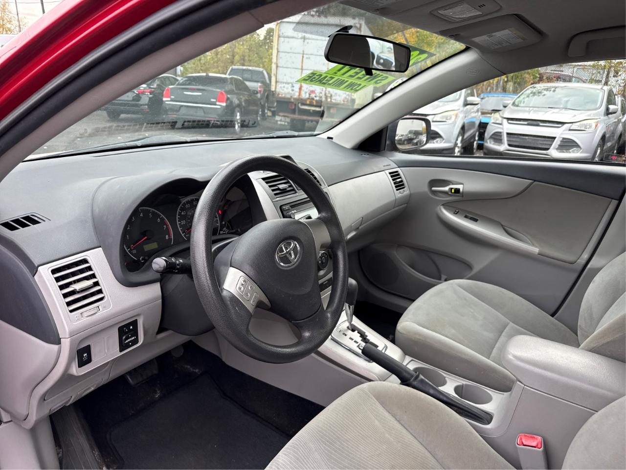 Toyota Corolla S 5-Speed MT 2012