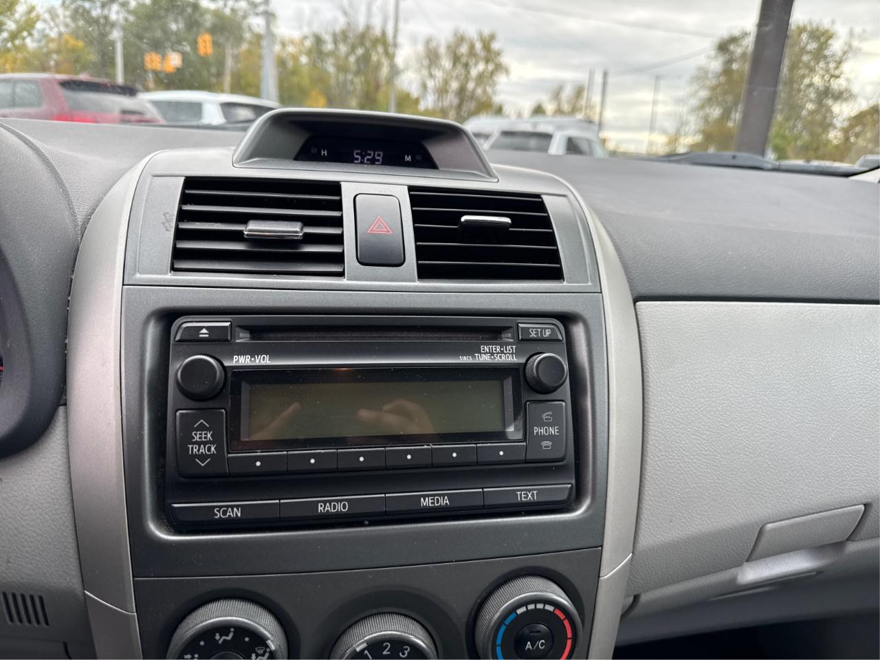 Toyota Corolla S 5-Speed MT 2012