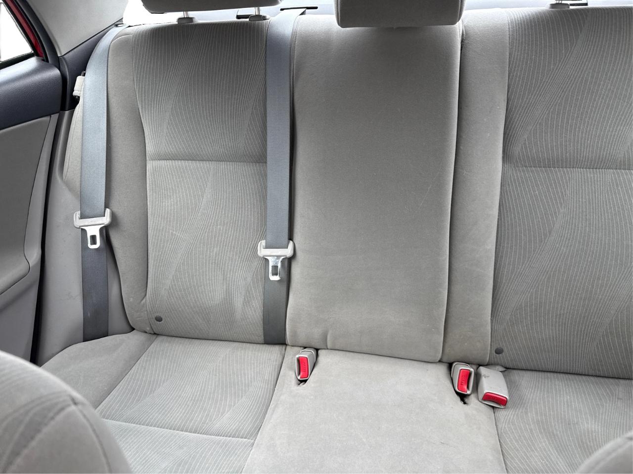 Toyota Corolla S 5-Speed MT 2012