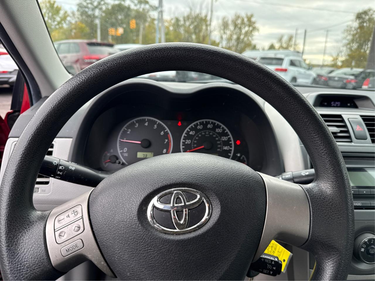 Toyota Corolla S 5-Speed MT 2012
